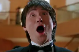 25年前，为“嘲讽”成龙，王晶拍了此片，顺便赚得盆满钵满图片