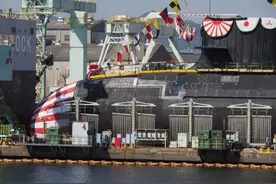 日本新一代潜艇下水，取名大鲸！又是旧日本战舰名，曾改装成航母图片