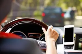 一招教会你如何正确使用手机导航，开车轻松又安全图片