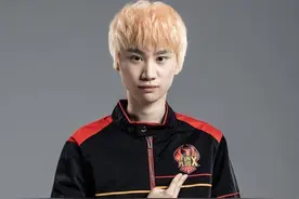 Uzi退役实属无奈？Doinb直播道出原因：打AD的人没法混图片