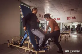 男子因病成植物人 妻子6年不离不弃照顾造就奇迹图片