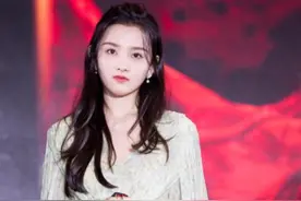 宋祖儿的腿太绝了，像是打了蜡一样发亮，惊艳了无数人图片