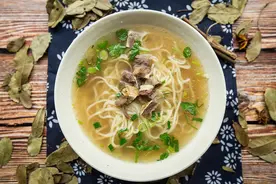 老话说“原汤化原食”，有依据吗？图片