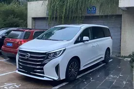 MPV/ 传祺M8对比荣威IMAX8，新菜鸟，老江湖，谁懂你图片