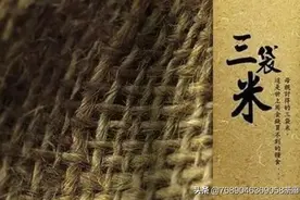 母亲失去劳动能力，为供儿子上学，只得沿街乞讨图片