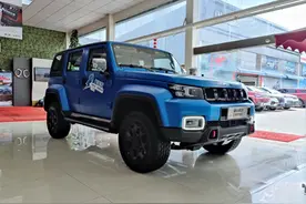 BJ40刀锋英雄版到店，柴油动力+四驱带三把锁，坦克300还是首选？图片