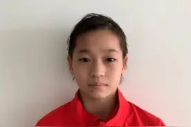宠妹狂魔！全红婵大哥当厨师炒菜必须看全红婵比赛，不让看就甩锅图片