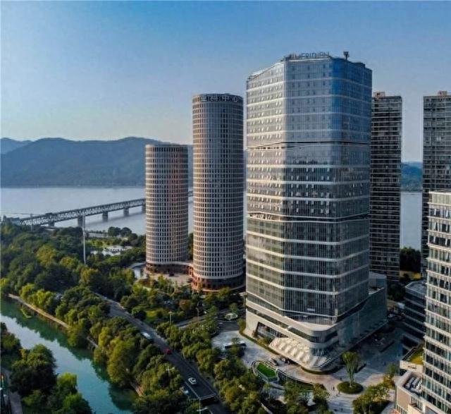 百夫长信用卡申请条件,什么是大白金卡 配图06