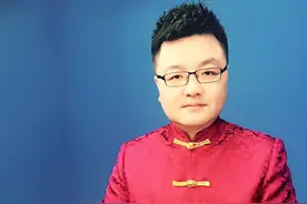 他曾是都江堰、成都、四川电视台主持人，后任职央视，如今还创业开公司！图片