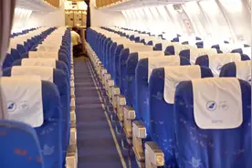 涨知识：为什么火车座位面对面，高铁却朝前？图片