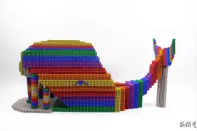 手工玩具DIY，用巴克球拼装鲸鱼模型的方法图片