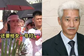 73岁老戏骨高雄现身横店拍剧，为小花周洁琼撑伞令人心酸图片