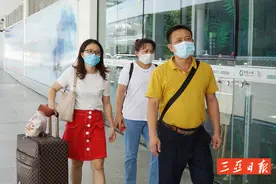 昨天，三亚籍重病留学生父母启程赴泰国图片
