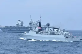 中美南海对峙重演？山东舰也到南海了，英航母胆敢挑衅必自取其辱图片