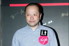 邱淑贞丈夫亏损三亿临危不乱，承租甘比半个商场，低调转型开餐厅图片