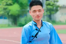 “娘娘腔”的英语怎么说？图片