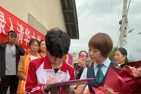 考中清华的孙川兄妹4人！也许这个贫困的家庭，还有更美丽的故事图片