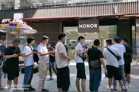 如何打败对手，重回第一？荣耀手机需要解决的四个问题图片