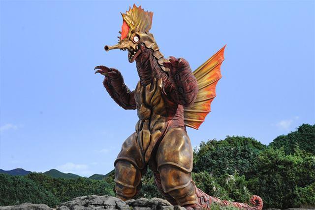怪兽对奥特曼放臭屁！欧布唯一骂过的怪兽，网友：也算是种殊荣了