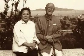 他把上千亿古董捐给国家，病危时想转到高级病房，医生：你配吗？图片