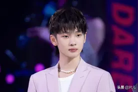 周震南深夜发文，感恩父母培养教育，愿意替父母还债图片