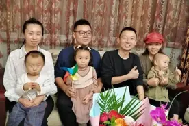 杜新枝基因太强大，一家4口人长了同一张脸，就郭威长得像外人图片
