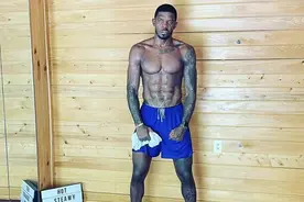 40岁鹰王约翰逊近照，越来越壮统治BIG3，网友：来CBA图片