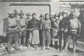 如果张学良坐拥的40万东北军没有撤退，能阻挡日军多长时间？图片