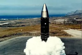 仅1米厚的导弹发射井能抵挡得住钻地弹的攻击？根本无法抵挡图片