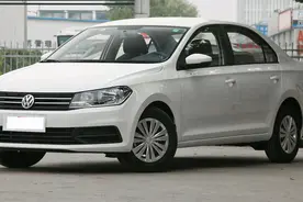 仅售6万多，油耗5L！新大众桑塔纳似宝来，但内饰也太简陋了？图片