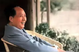 建国初工资分为二十四级，毛主席才排第三级，每月领的钱刚够花图片