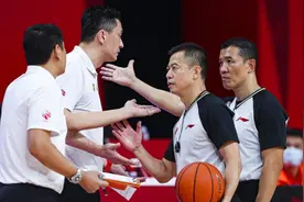 20分它算个屁，1秒之内杜锋能吃俩T！裁判，你真的超级高水平图片