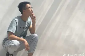 勇救公交司机的宁波男孩，喜欢美食，班主任说他极具责任感图片