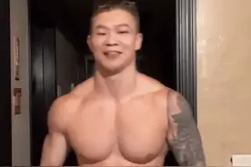 岳云鹏有8块腹肌了？网友：健身换头是真的！肌肉金轮也是真的图片