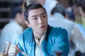 “他丑得人神共愤，还有脸演绝世美男？”图片