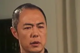 “皇阿玛”张铁林和“紫薇格格”林心如拍过的吻戏图片