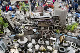 来河北鬼市“捡破烂”，里面藏着你的yyds，“白菜价”拿走图片