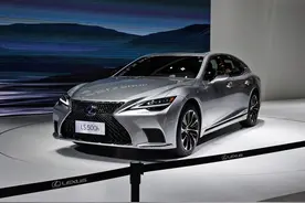 公认的日系豪车，车长5.2米，搭载V6轻混发动机，油耗7L，真气派图片