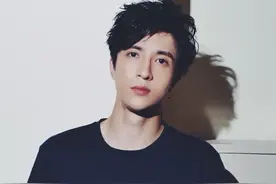 薛之谦爱了她两年，最后却转身跟前妻旧情复燃，你知道她是谁吗？图片