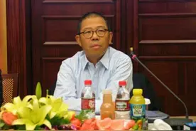 中国首富又换人，前十大富豪座次骤变，马化腾跌出前三图片