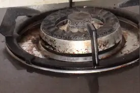 燃气灶天天擦还是脏？教你几个小妙招，让你和灶台油污说拜拜图片