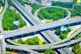 江苏省委常委、无锡市委书记李小敏接受省广电总台专访