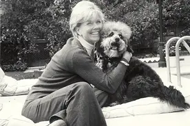 活了97岁的女星，经历4次失败婚姻后，发现爱狗胜过爱男人图片