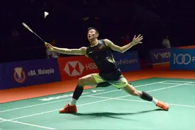 羽毛球单打被偷后场怎么办？3招挽救后场不到位的苦恼图片