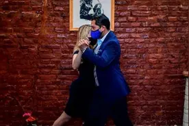 疫中看拉美丨阿根廷探戈跳上了“云”舞步图片