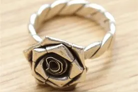 纸戒指的故事图片