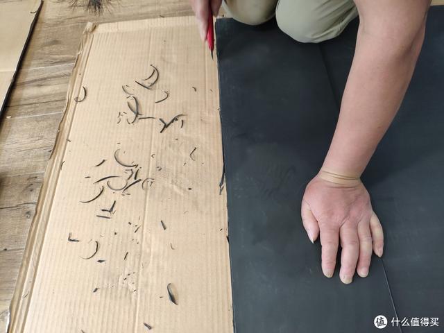 你以为是墙？不！它是电视机！投影入门：画卷幕布菲斯特S1测评