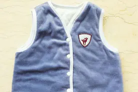 孩子穿小的衣服可以送人，这几种再新也别送，别人送自己也要拒绝图片