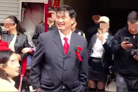 大衣哥儿子被曝婚后拍戏进演艺圈？却遭网友劝告：先减肥吧图片