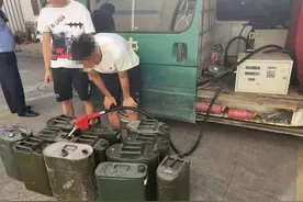 江苏苏州：安全面前“油”不得你！看到这样的非法“加油车”请及时举报图片